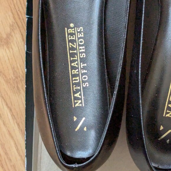 Naturalizer Leather "Soft Shoes" Pumps - Picture 10 of 10